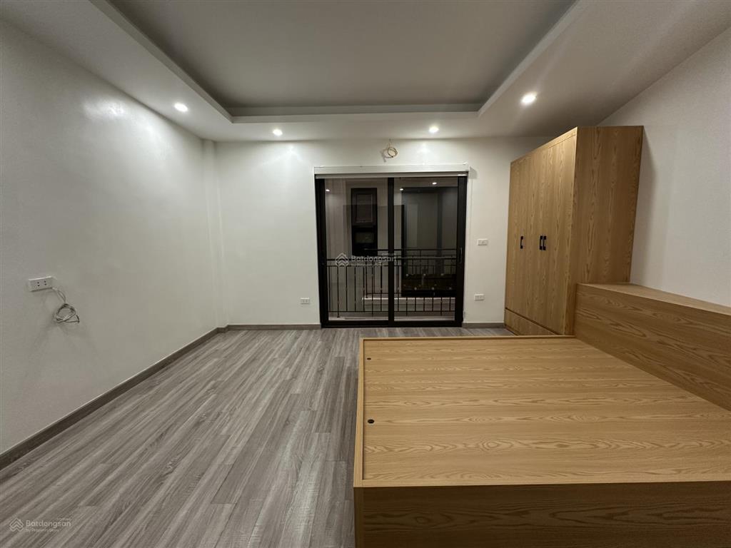 Bán nhà vĩnh tuy hàng xóm times city, lô góc 1p ra mặt phố, sổ đẹp, full nội thất 38m2 x 5 tầng