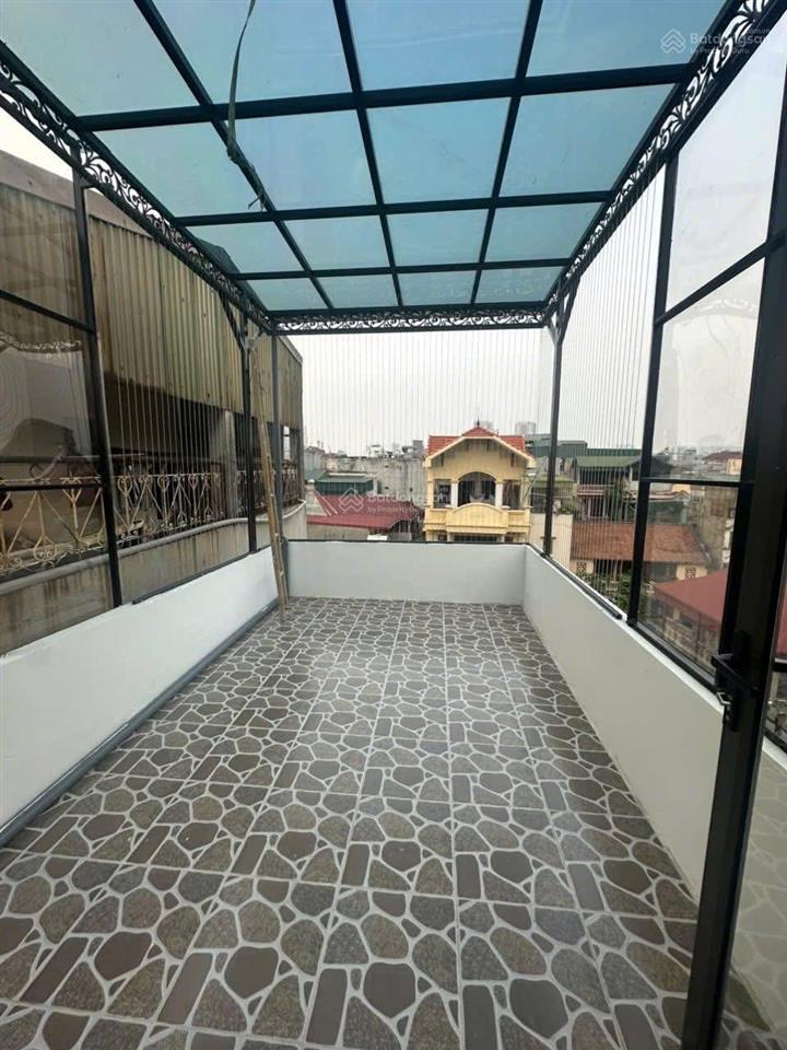 Giáp nhị  hoàng mai, vf3 đỗ cửa, thang máy 50m ra ôtô tránh, sđcc, nhà mới ở luôn, ko quy hoạch