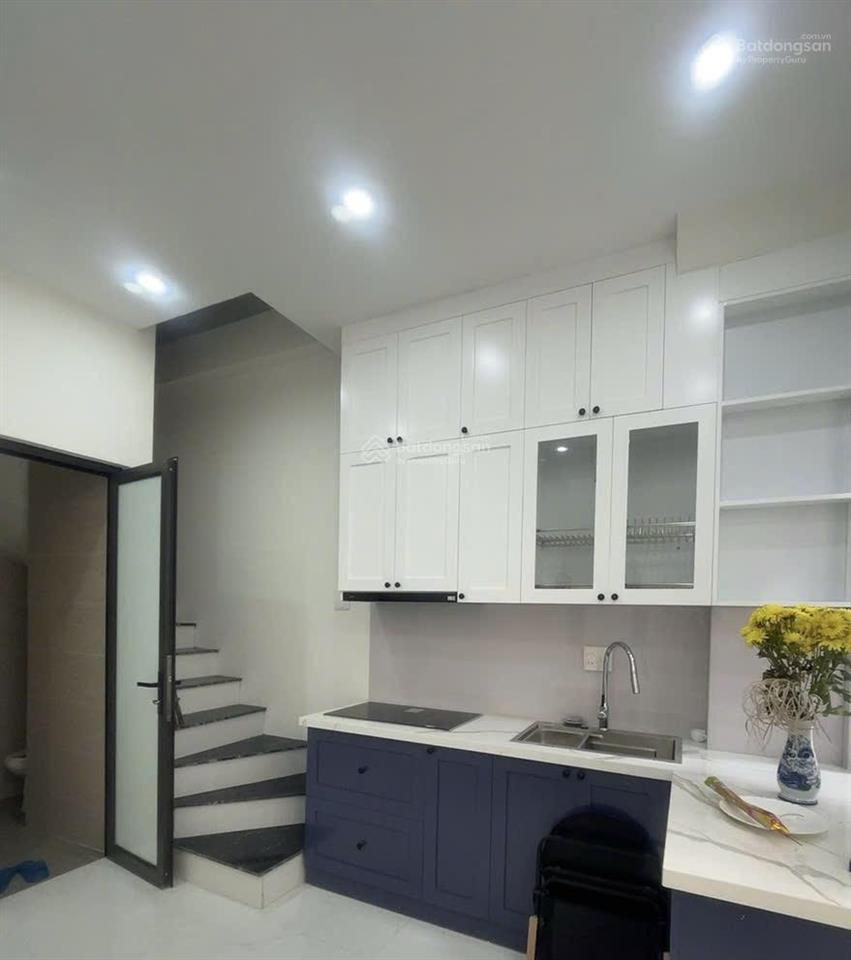 Giáp nhị  hoàng mai, vf3 đỗ cửa, thang máy 50m ra ôtô tránh, sđcc, nhà mới ở luôn, ko quy hoạch