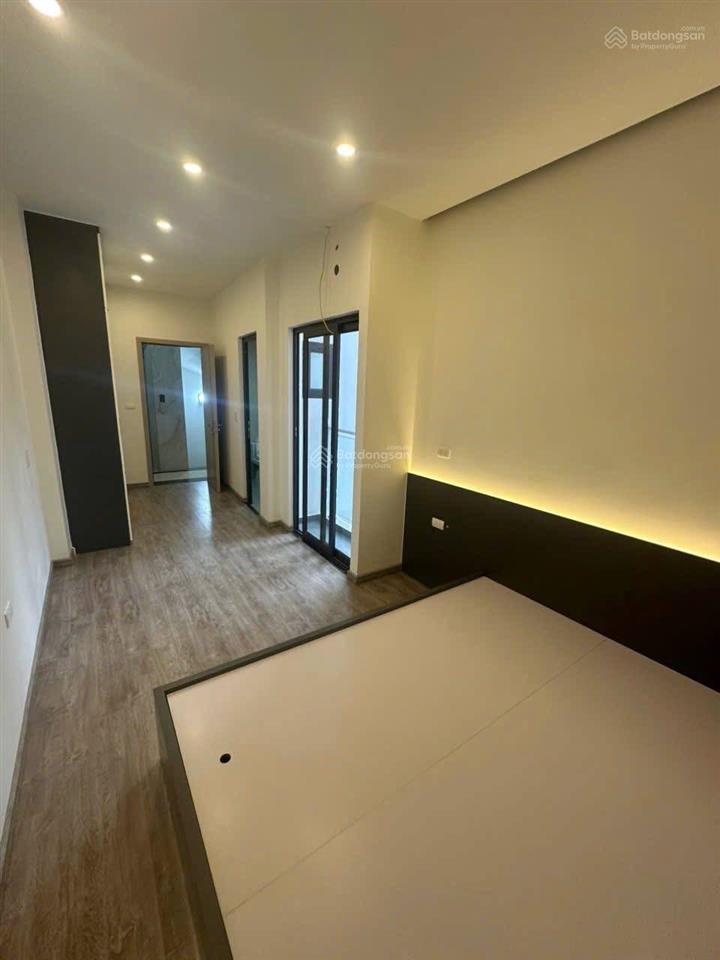 Giáp nhị  hoàng mai, vf3 đỗ cửa, thang máy 50m ra ôtô tránh, sđcc, nhà mới ở luôn, ko quy hoạch