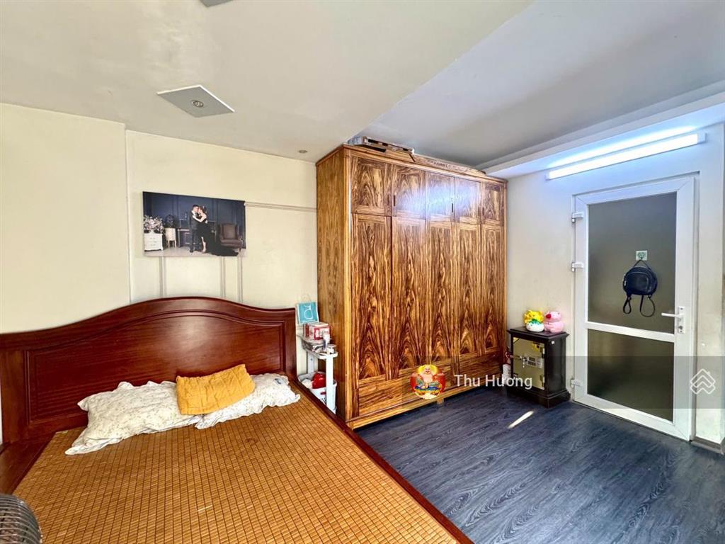 Lô góc hoàng mai, chỉ nhỉnh 6tỷ, cách phố 50m, ngõ nông, an ninh tốt, sđcc, 38m2, dân xây chắc chắn