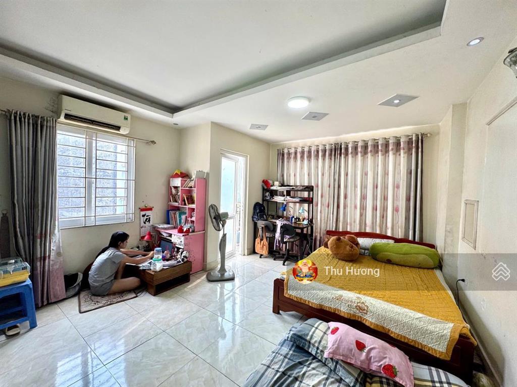 Lô góc hoàng mai, chỉ nhỉnh 6tỷ, cách phố 50m, ngõ nông, an ninh tốt, sđcc, 38m2, dân xây chắc chắn
