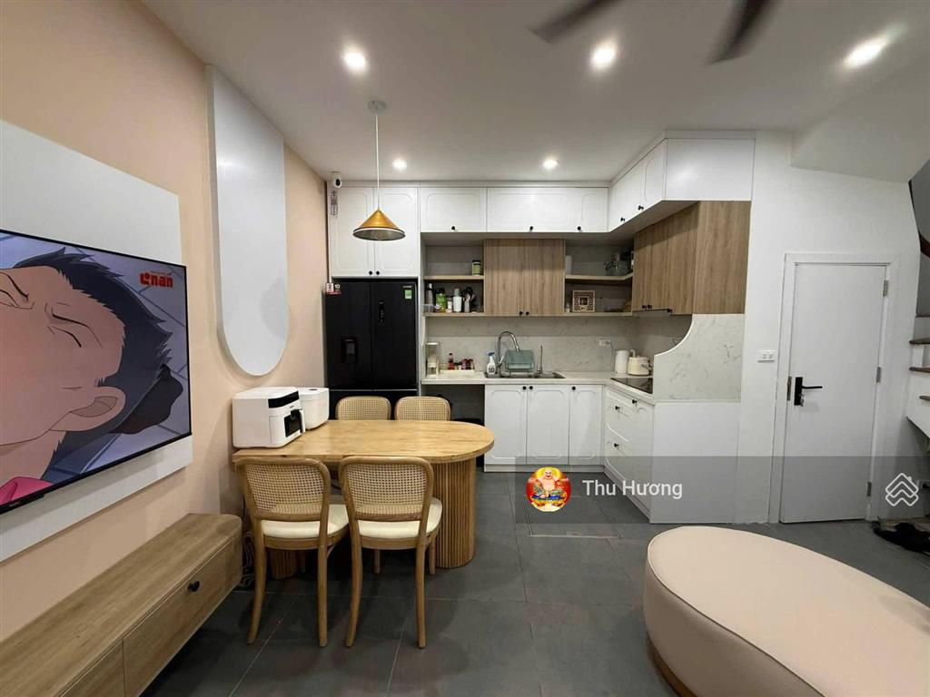 Bán nhà phố trương định 30m ra ô tô, 2 thoáng, sđcc 42m2 x 5t nhà mới full nội thất