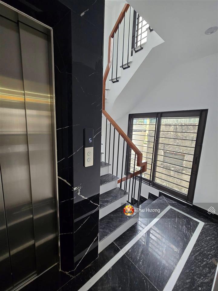 Thang máy 6t, lô góc hai bà trưng, 2 thoáng, ngõ nông, thông, không qh, không lỗi, sđcc, 37m2*6t
