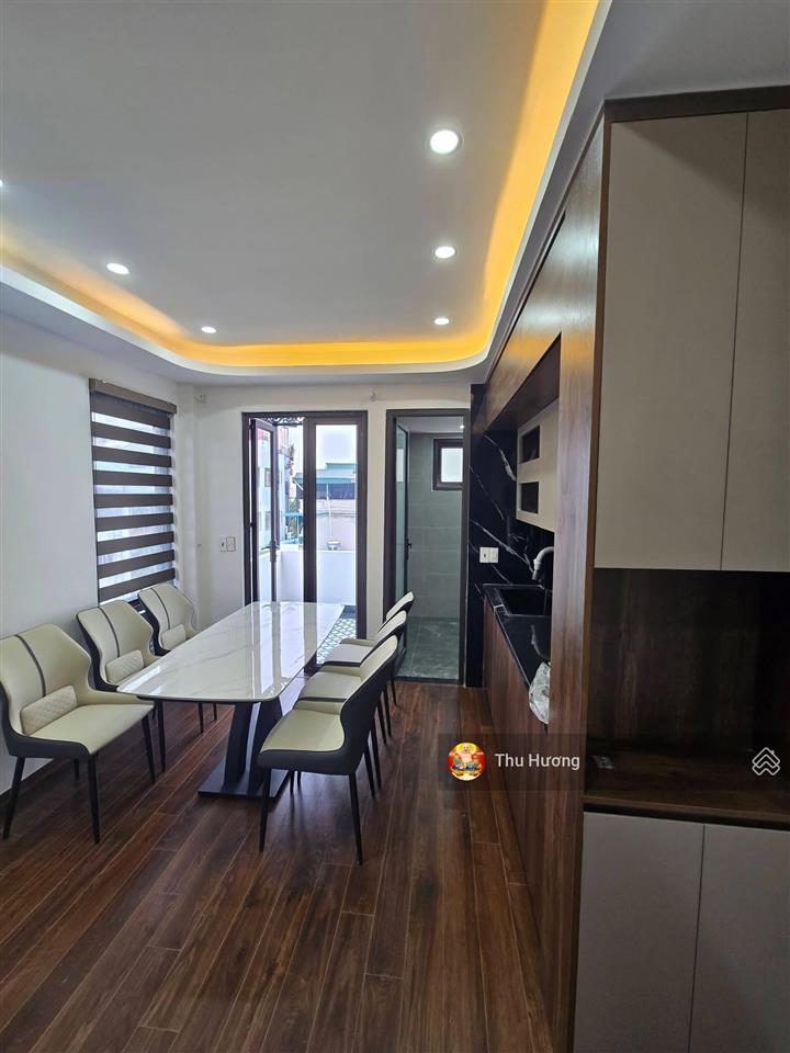 Thang máy 6t, lô góc hai bà trưng, 2 thoáng, ngõ nông, thông, không qh, không lỗi, sđcc, 37m2*6t