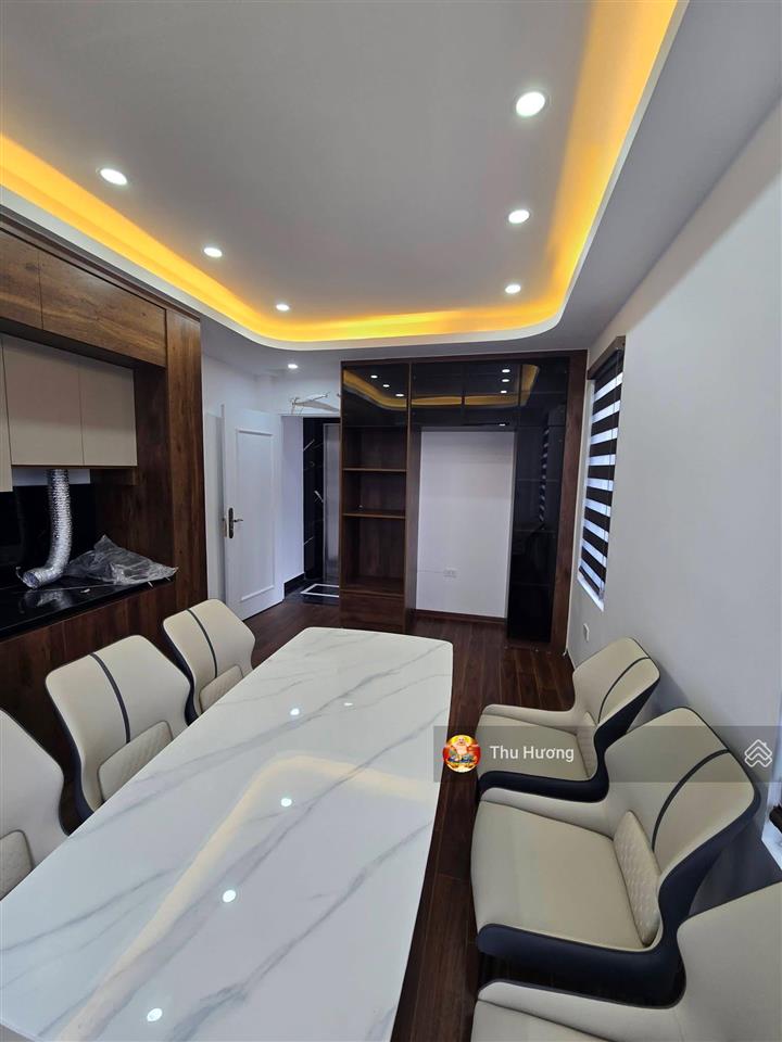 Thang máy 6t, lô góc hai bà trưng, 2 thoáng, ngõ nông, thông, không qh, không lỗi, sđcc, 37m2*6t