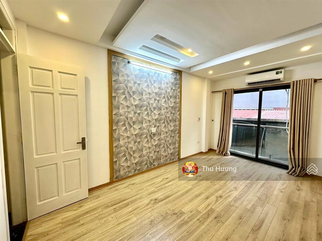 Nhỉnh 7 tỷ, hoàng mai 2 mặt thoáng, không qh, dân xây, full nội thất, ở ngay, sđcc, 5 tầng * 35m2