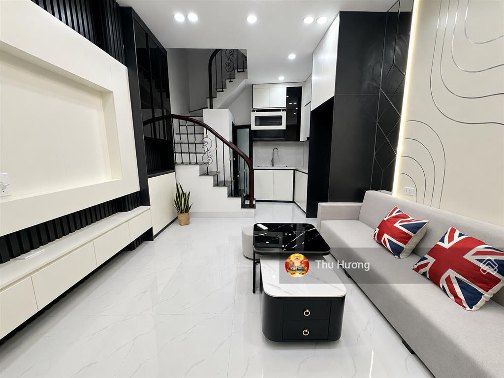 6,3 tỷ nhà hòa bình 7  minh khai, 2 thoáng ngõ thông, 3 ngủ full nội thất, sđcc, qh ổn định