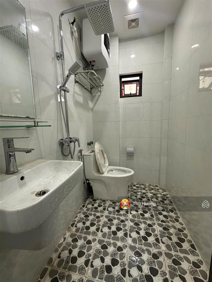 Cách mặt phố vài bước chân, 5t hai bà trưng, mới kính coong, ngõ thông, sđcc 37m2, chỉ có 6,9tỷ tl