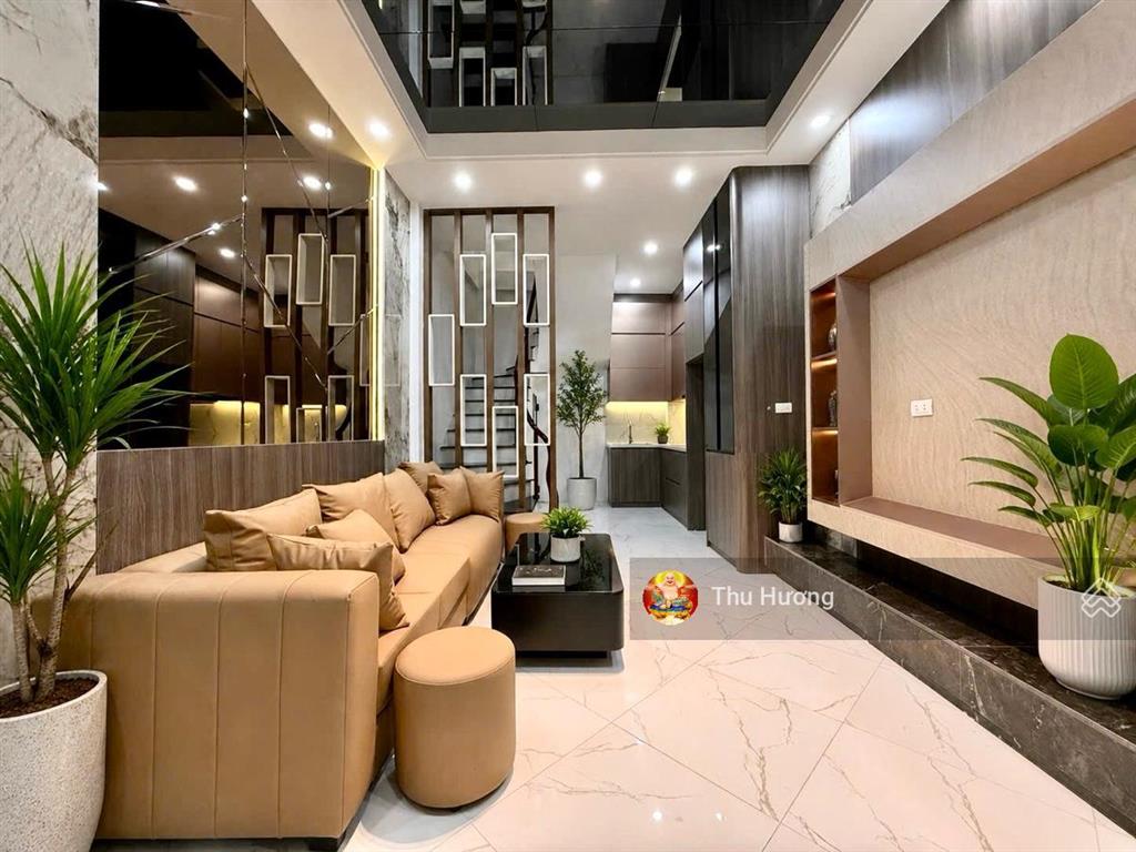 Nhà đẹp cách phố 20m, ngõ thông, trương định, khách mua về ở, kinh doanh, gần bách kinh xây, sđcc,
