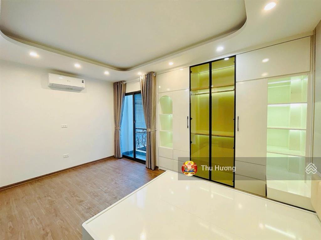 Nhà mới sát times city, 30m ra ô tô, sđcc 48m² x 5t, tặng nội thất, sân riêng, quy hoạch ổn định