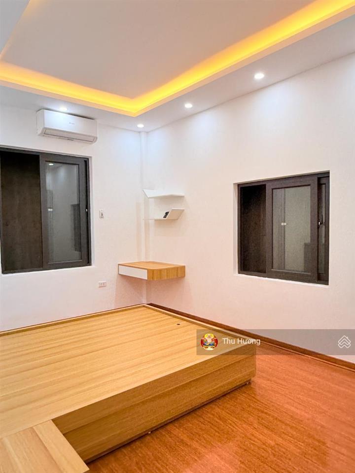 Chính chủ gửi bán nguyễn chínhtân mai, 3 thoáng, bãi ô tô, sổ 39m2 đủ công năng 3 ngủ, k quy hoạch