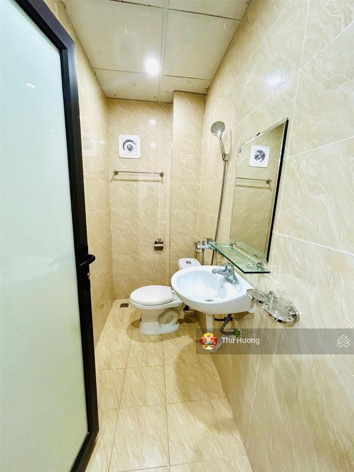 Nhà 2 thoáng hoàng mai, ngõ 3 gác, dân xây, sân riêng, 4 ngủ full nội thất, sđcc, không qh