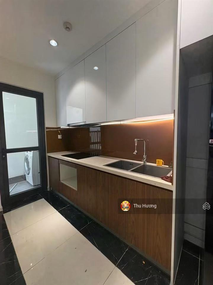 Căn hộ cao cấp 2 ngủ, sky garden, tầng thấp, chủ tặng nội thất, sđcc, 74m2, khách chỉ việc về ở