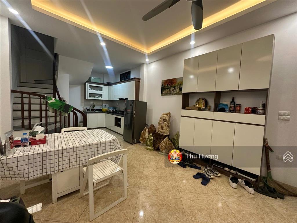 Ngõ 3 gác thông hoàng mai, 2 thoáng, thông sàn, sân riêng, sđcc 45m2*5t, full nội thất, không qh