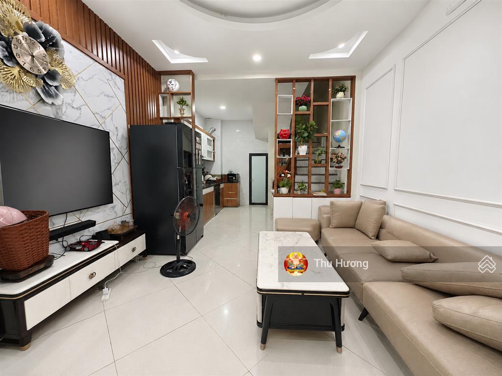 6.4 tỷ ngõ gốc đề  minh khai, ngõ 3 gác, gần hồ, bãi ôtô, 5 tầng 3 ngủ, full nội thất, sđcc