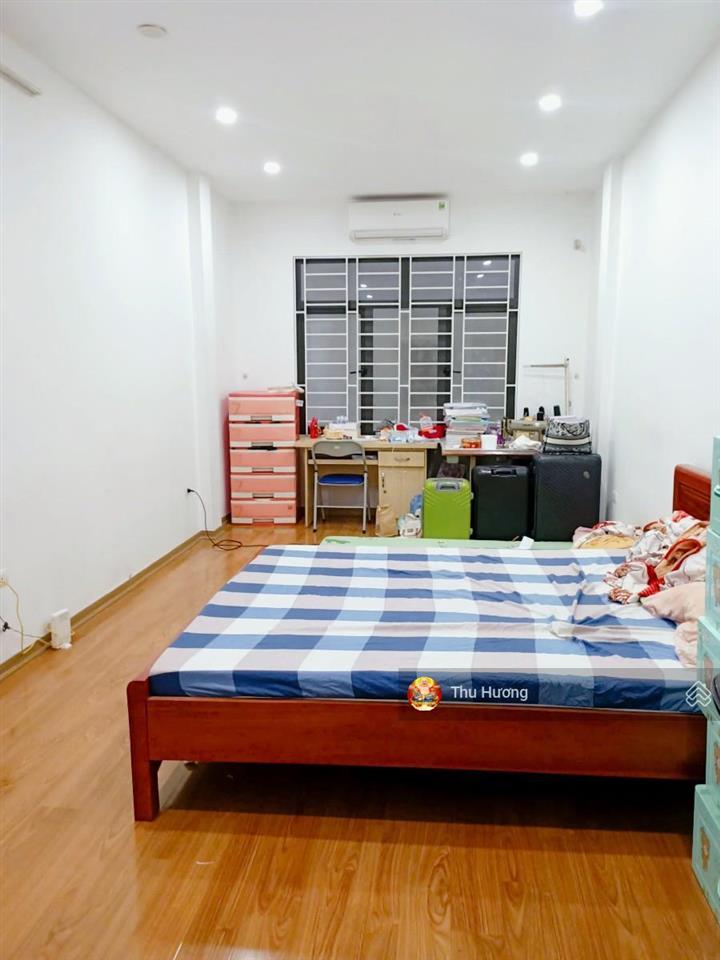 Nổi bật hoàng mai, 10m ra ô tô ngõ thông, 5pn, mới đẹp, sđcc 40.3m2 k qh, kcbt 6t chắc chắn, ở ngay