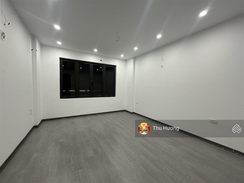 Tin thật! trần đại nghĩa 2 thoáng 30m ra ô tô, ngõ thông, nhà mới 5t, sđcc, không qh