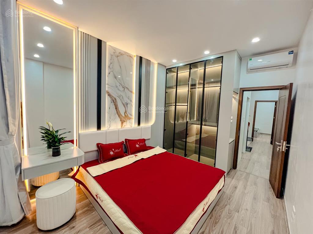 30m ra ô tô, nhà ô góc p. bạch mai, ngõ thông kd, sđcc 5 ngủ đủ công năng, đập hộp nội thất xịn