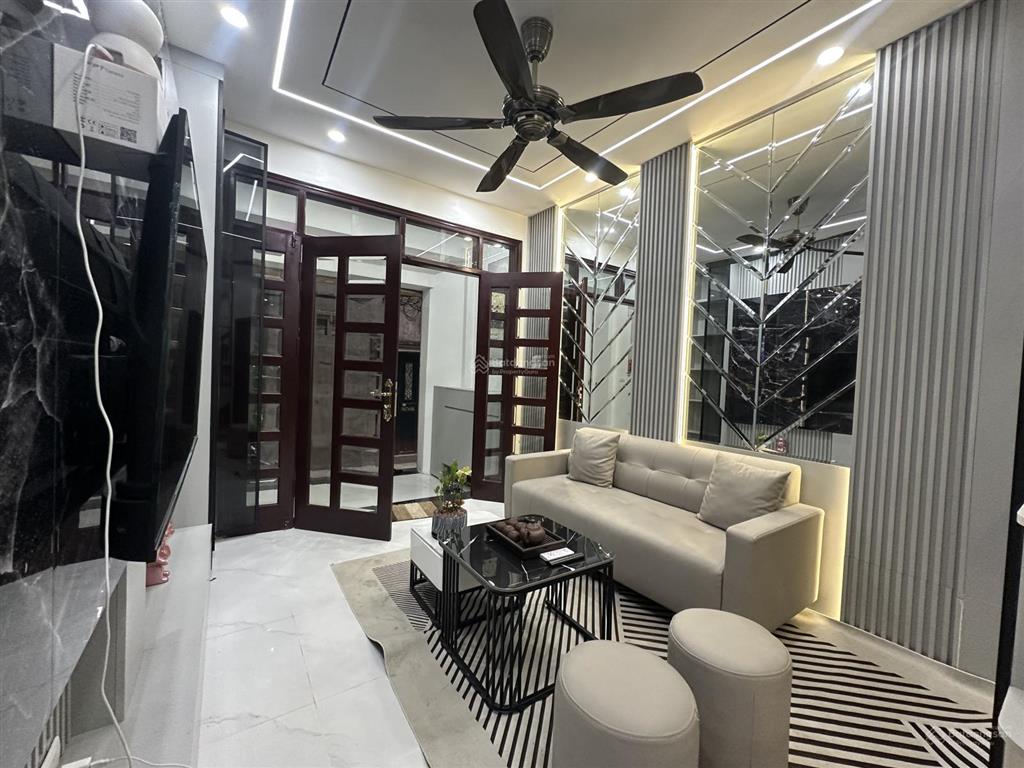 30m ra ô tô, nhà ô góc p. bạch mai, ngõ thông kd, sđcc 5 ngủ đủ công năng, đập hộp nội thất xịn