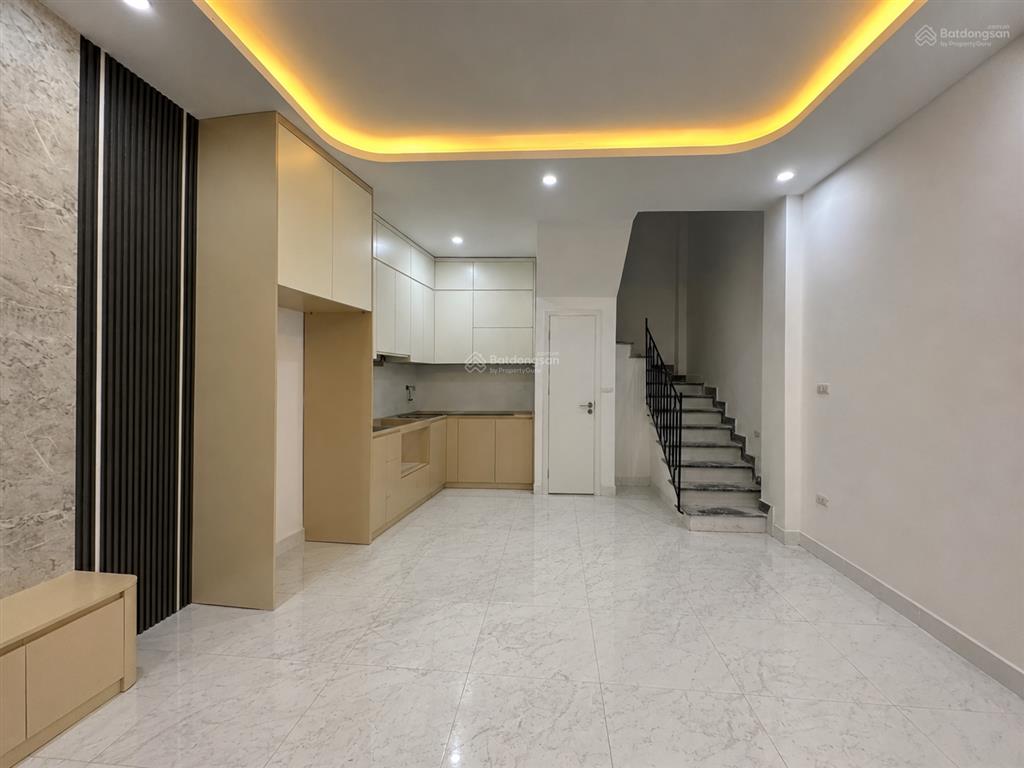 Giá ngon! nguyễn đức cảnh, 2 thoáng, 30m ra ôtô, 100m ra hồ đền lừ, 5 tầng xây mới, sđcc 42m2