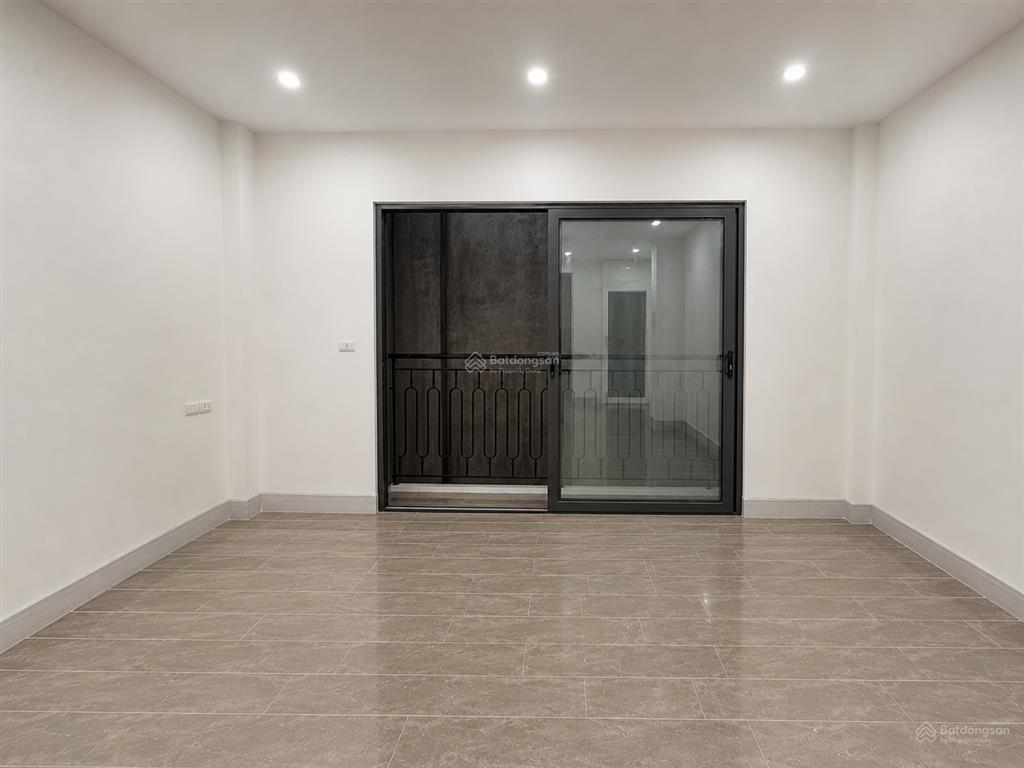 Giá ngon! nguyễn đức cảnh, 2 thoáng, 30m ra ôtô, 100m ra hồ đền lừ, 5 tầng xây mới, sđcc 42m2