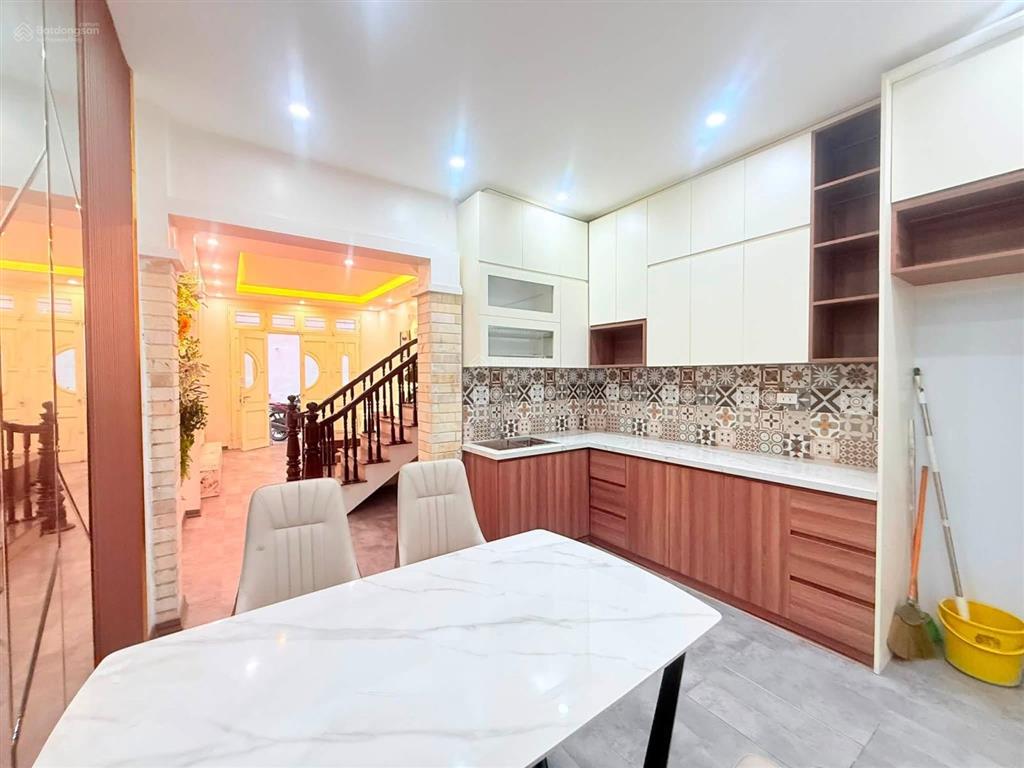 10m ra ô tô nhà minh khai, lô góc, ngõ thông, hàng xóm times city, 5 tầng full nội thất, sđcc