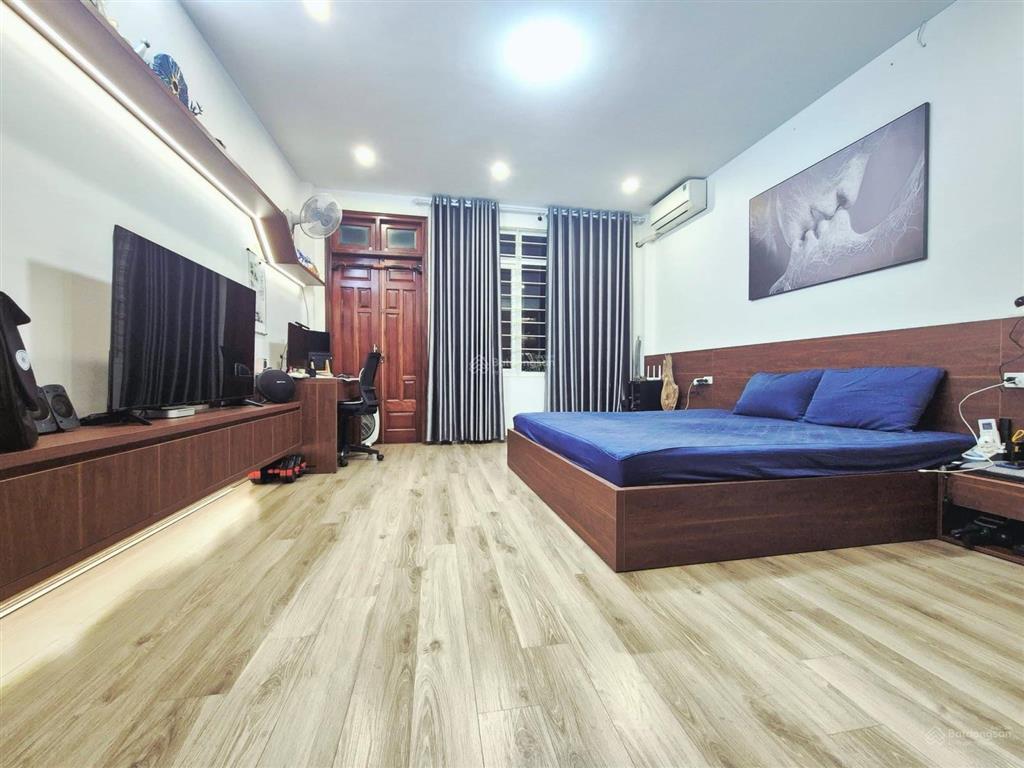 Giá ngon! nguyễn đức cảnh, 2 thoáng, 30m ra ô tô, thông ra hồ đền lừ, 5 tầng xây mới, sđcc, ko qh
