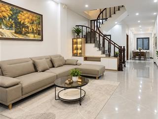 Có 7,95 tỷ, trương định, ô tô đỗ cửa, lô góc 3 thoáng, kinh doanh, 5pn, sđcc 42m2, full nội thất