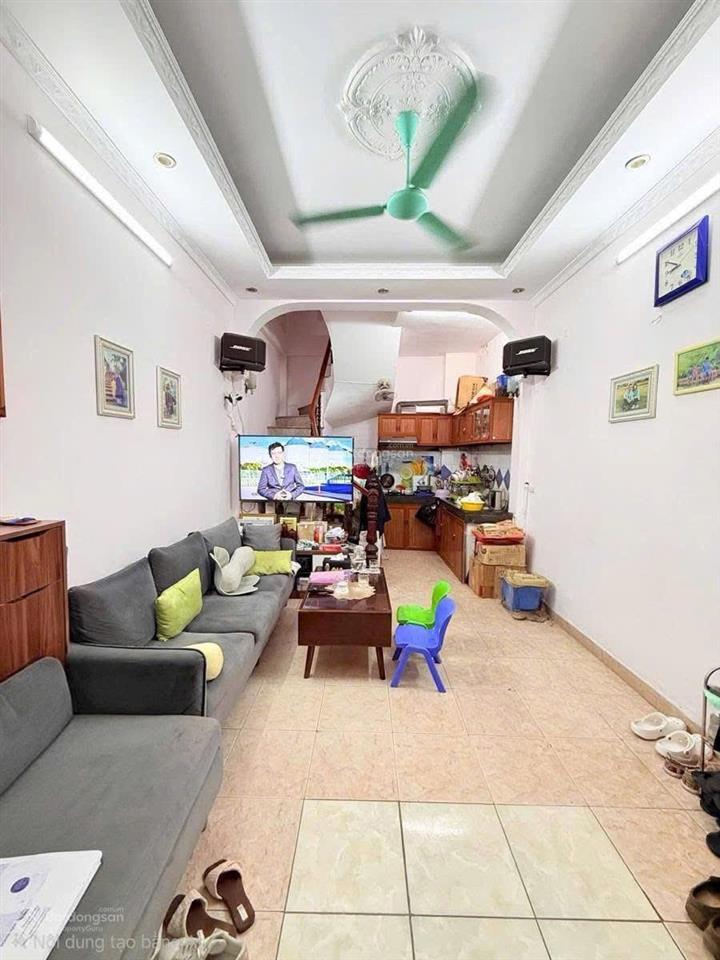 10m ra phố, có 6,5 tỷ, hoàng mai, gần đền lừ, có sân để xe, sđcc 30m2, không qh, an sinh văn minh