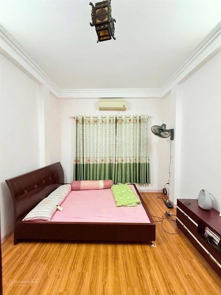 10m ra phố, có 6,5 tỷ, hoàng mai, gần đền lừ, có sân để xe, sđcc 30m2, không qh, an sinh văn minh