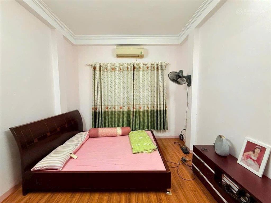 10m ra phố, có 6,5 tỷ, hoàng mai, gần đền lừ, có sân để xe, sđcc 30m2, không qh, an sinh văn minh