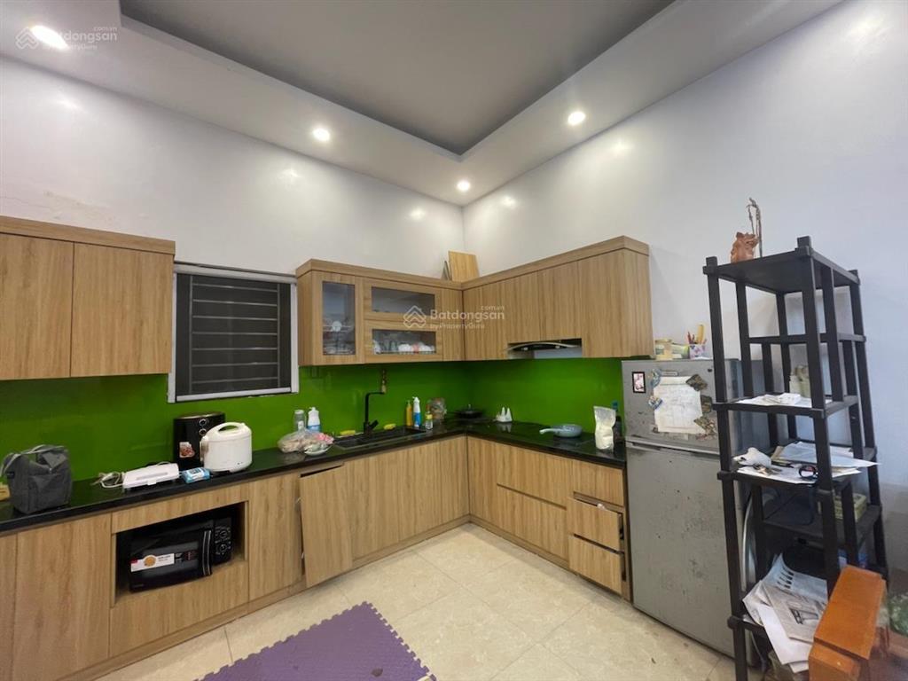 10m ra phố, trần khát chân, kinh doanh sầm uất, mt đẹp 5,6m, dân xây chắc chắn, sđcc an sinh tốt