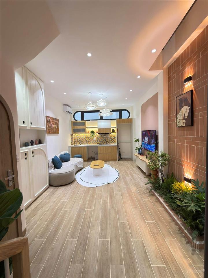 Có 6,3 tỷ, tt thanh xuân, 30m ra phố, 2 thoáng, sđcc 30m2, 3 ngủ, full nội thất, nhà xây phong cách