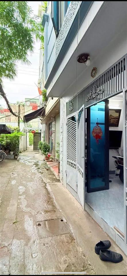 Quá rẻ 4,4 tỷ, tân mai ngõ đẹp ô tô, mt 3,8m, sđcc 24m2, nở hậu, khu vực tiện ích đầy đủ, ko qh