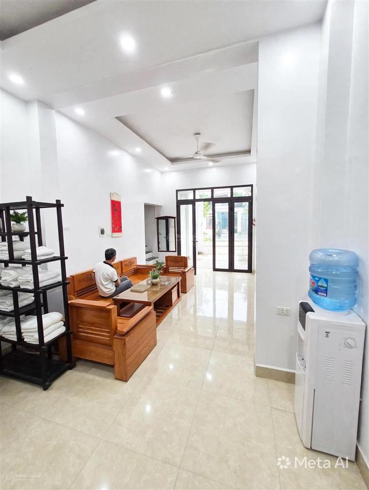 10m ra ô tô, hai bà trưng, sđcc 42m2, mặt tiền rộng 5,6m, khu vực kinh doanh sầm uất, 3 ngủ full