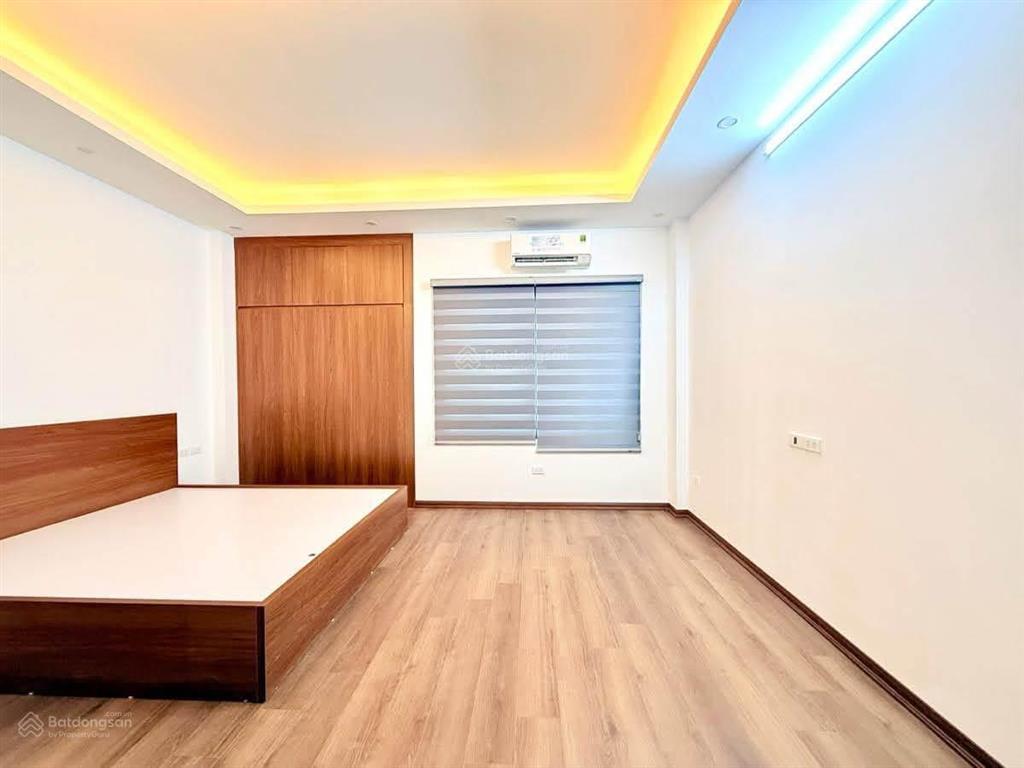 Ô tô đỗ cửa bạch mai, 2 thoáng trước sau, kd, 5m ra ô tô tránh, dân xây sổ 60m2, nhỉnh 8 tỷ