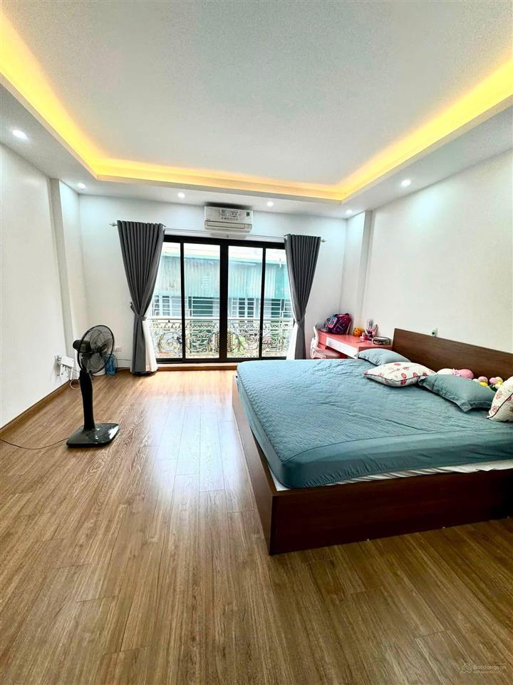 Ô tô đỗ cửa bạch mai, 2 thoáng trước sau, kd, 5m ra ô tô tránh, dân xây sổ 60m2, nhỉnh 8 tỷ