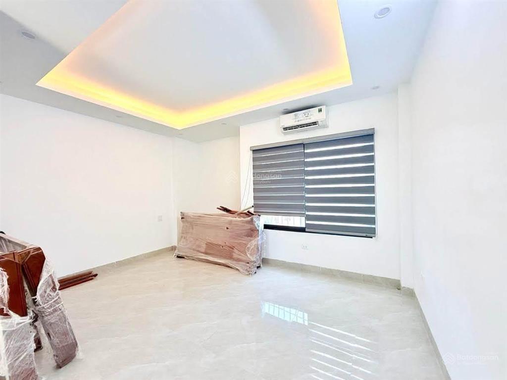 Ô tô đỗ cửa bạch mai, 2 thoáng trước sau, kd, 5m ra ô tô tránh, dân xây sổ 60m2, nhỉnh 8 tỷ