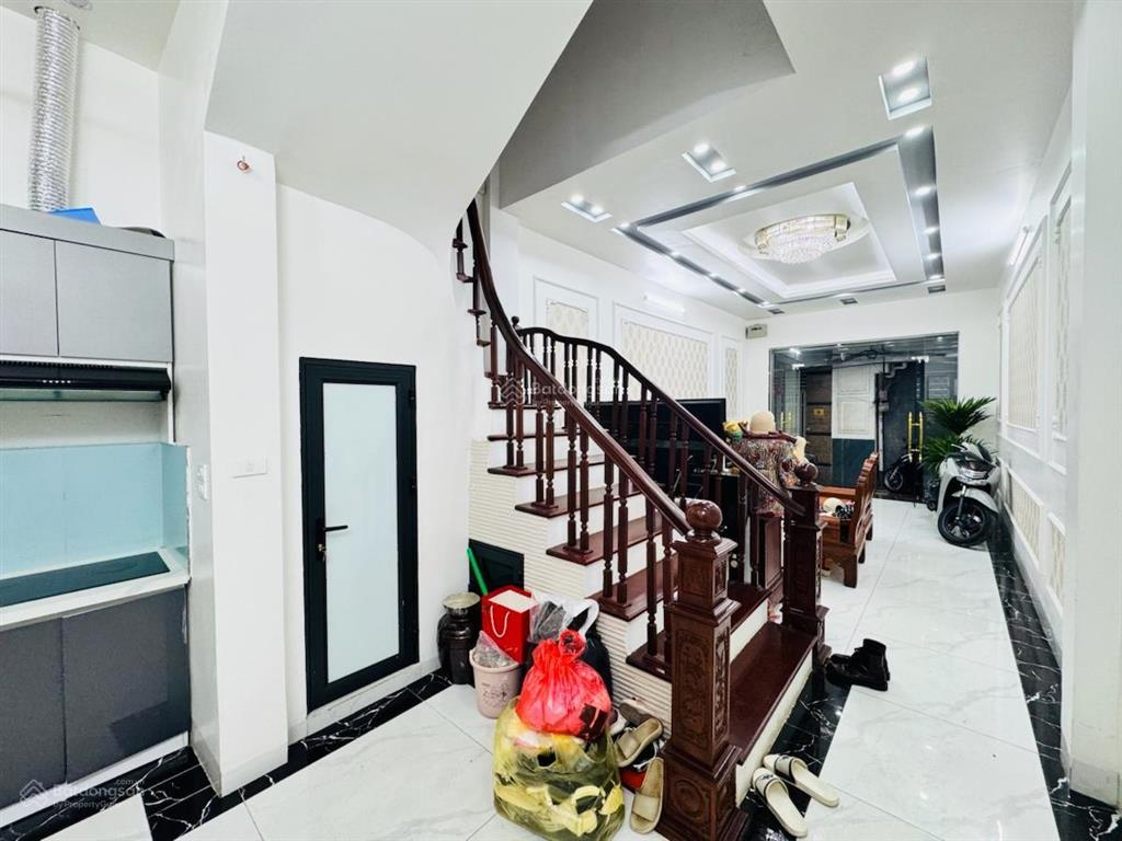 Mặt ngõ hoàng mai, trước nhà 3m, kd, thang máy, 60m2 x 5t, dân xây, sổ đẹp, ko quy hoạch
