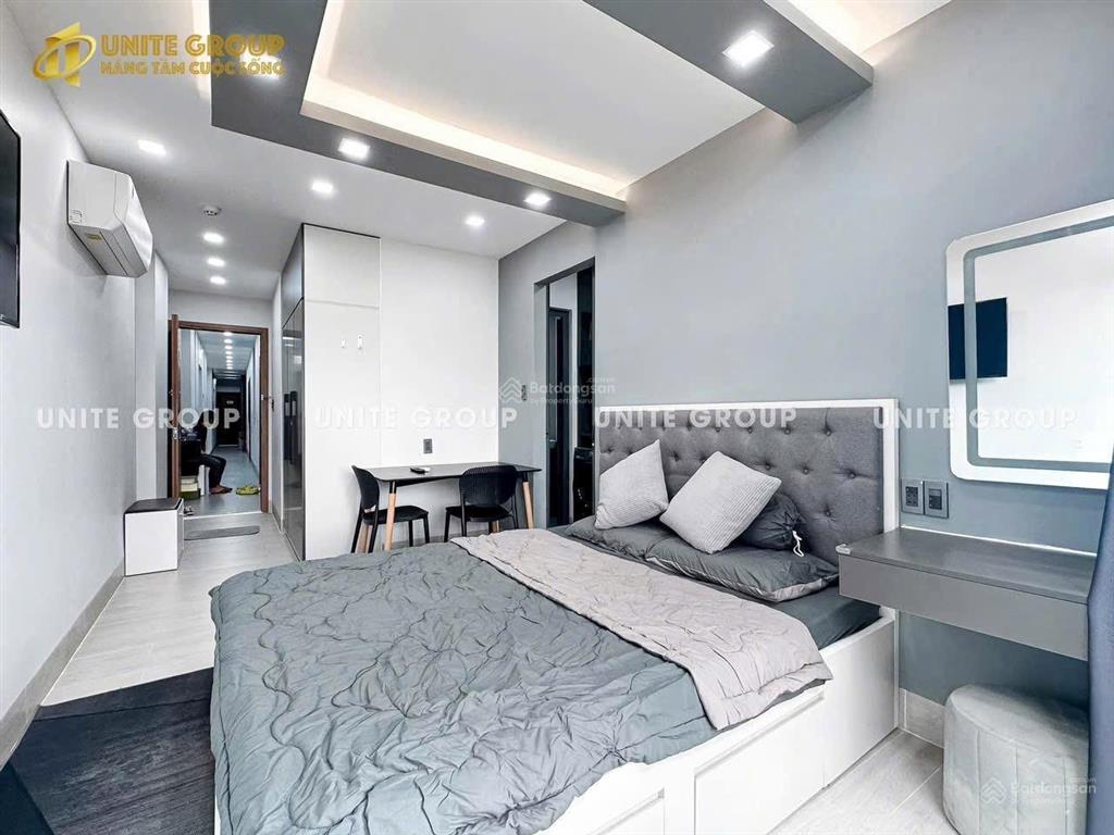 Căn hộ ban công view mặt tiền phạm viết chánh quận 1