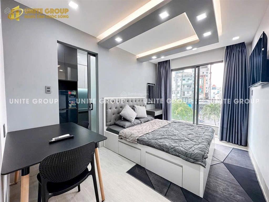 Căn hộ ban công view mặt tiền phạm viết chánh quận 1