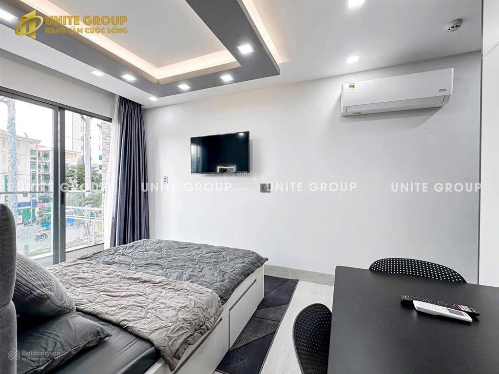 Căn hộ ban công view mặt tiền phạm viết chánh quận 1