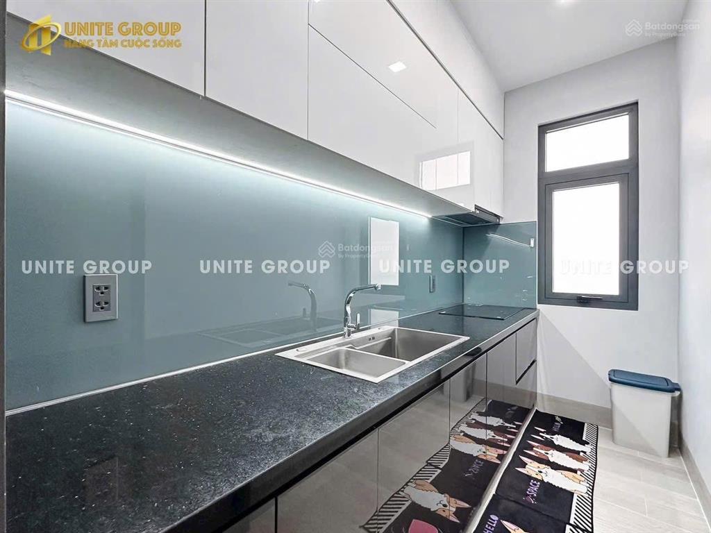 Căn hộ ban công view mặt tiền phạm viết chánh quận 1