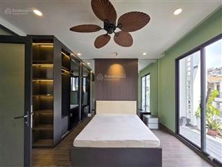 Căn hộ 1 phòng ngủ bancol lớn đường trần hưng đạo quận 1