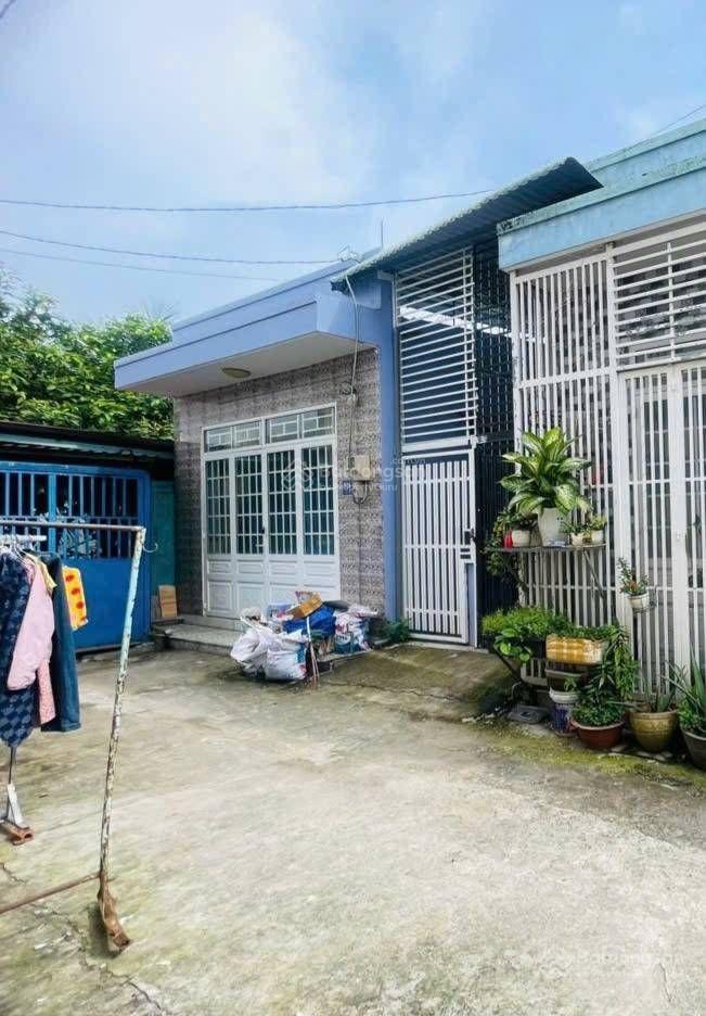 Nhà cạnh vinhomes hxh 1 trục ra nguyễn xiển 72m ngang 6.2m nở hậu chỉ 3.9 tỷ nhà ở