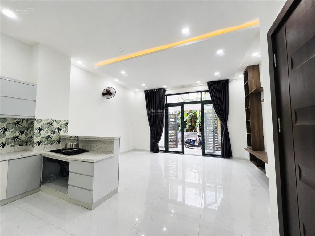 4,6 tỷ  nhà 3 tầng 55m² hoàn công  đường ô tô 6m  gần ubnd long trường