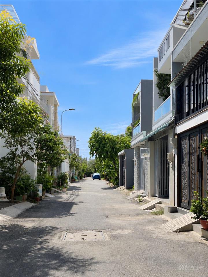 4,6 tỷ  nhà 3 tầng 55m² hoàn công  đường ô tô 6m  gần ubnd long trường