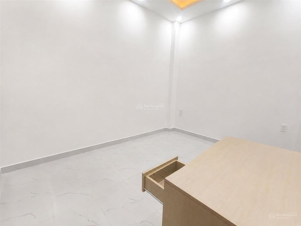 4,6 tỷ  nhà 3 tầng 55m² hoàn công  đường ô tô 6m  gần ubnd long trường