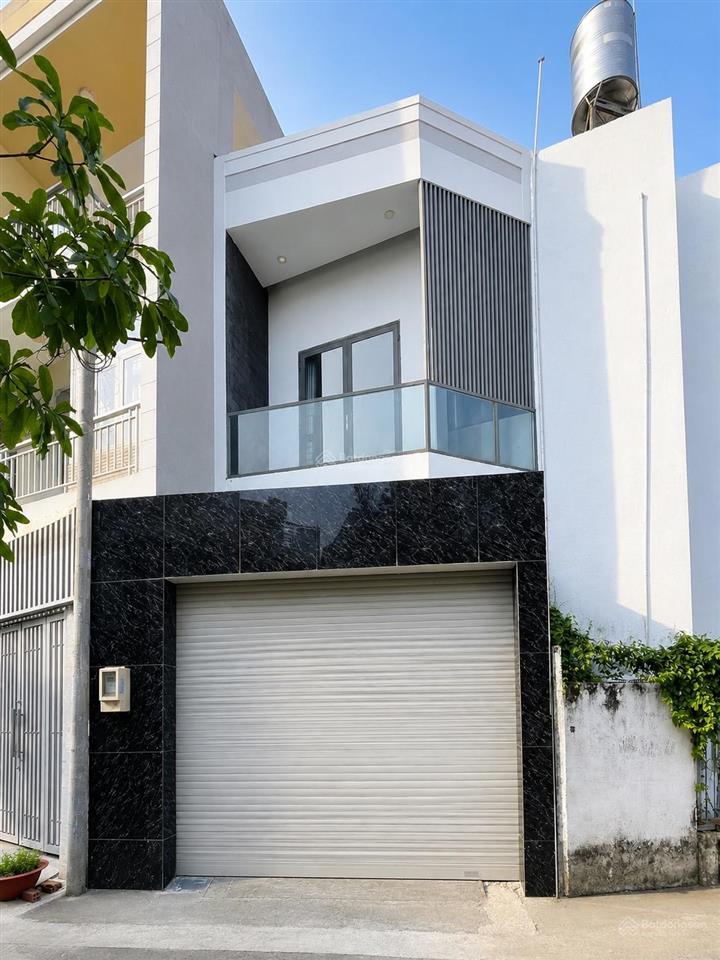 6.2 tỷ  nhà 67m2, hoàn công đủ, 2 mặt tiền đường ô tô  gần vòng xoay phú hữu